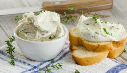 Больше никакого творожного сыра из магазина. Нашли вкусный рецепт домашней намазки из 5 ингредиентов